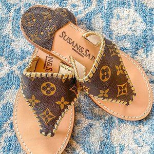 Charlotte Sandals in Sierra / Gold | Sizes 6